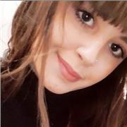 Studentessa laureata in comunicazione, in procinto di conseguire una laurea in sociologia